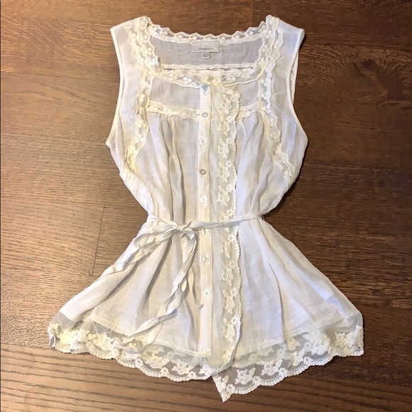 dressbarn Tops - Beautiful lace trimmed top with tie at waist